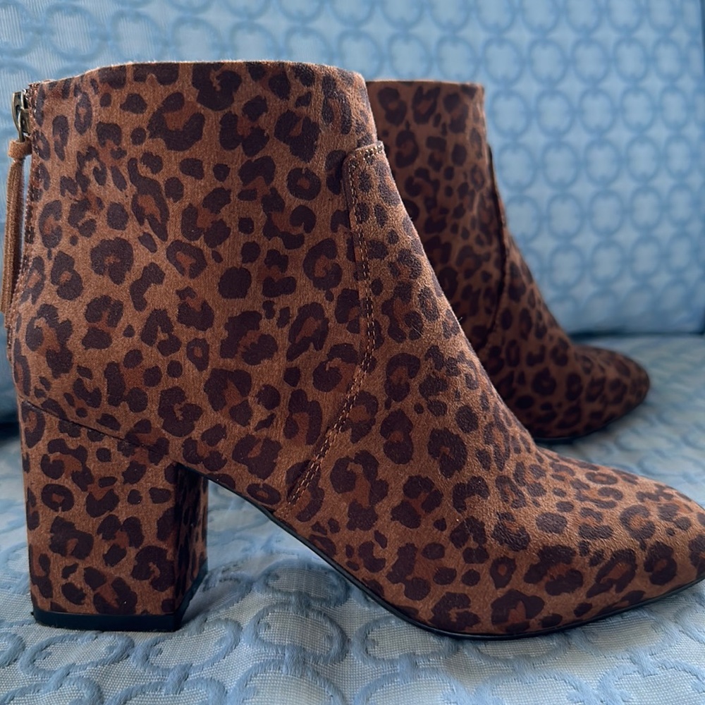 Like New Ann Taylor Loft Leopard Booties
